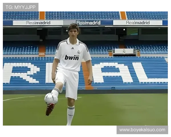 博斯克称齐达内为皇马重要引援 菲戈在皇马深受欢迎 博斯克称齐达内为皇马重要引援 菲戈在皇马深受欢迎